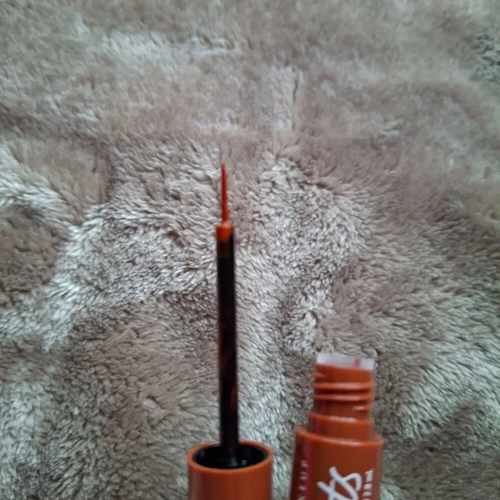 NYX Vivid Brights Eyeliner On Red - Liquid Liner 0.06 fl oz Bold New Unsealed